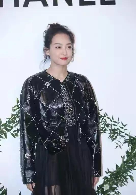 周迅演绎香奈儿风尚新篇，美好时光绽放光彩